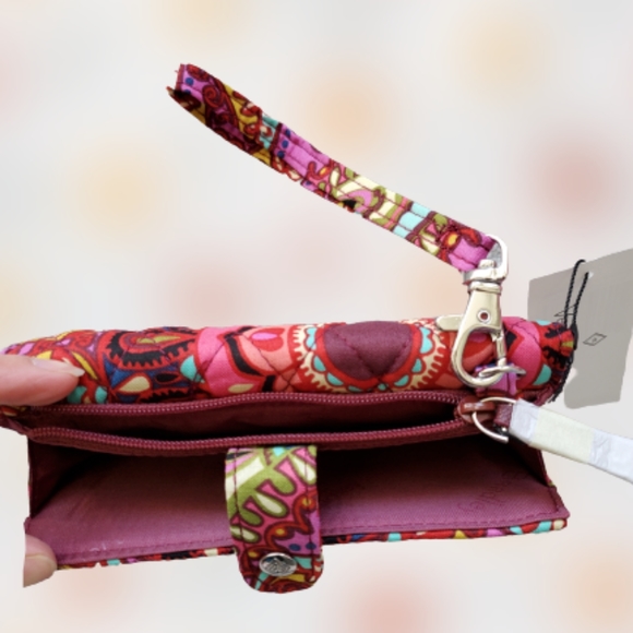 Vera Bradley printed smartphone iPhone wristlet, pink